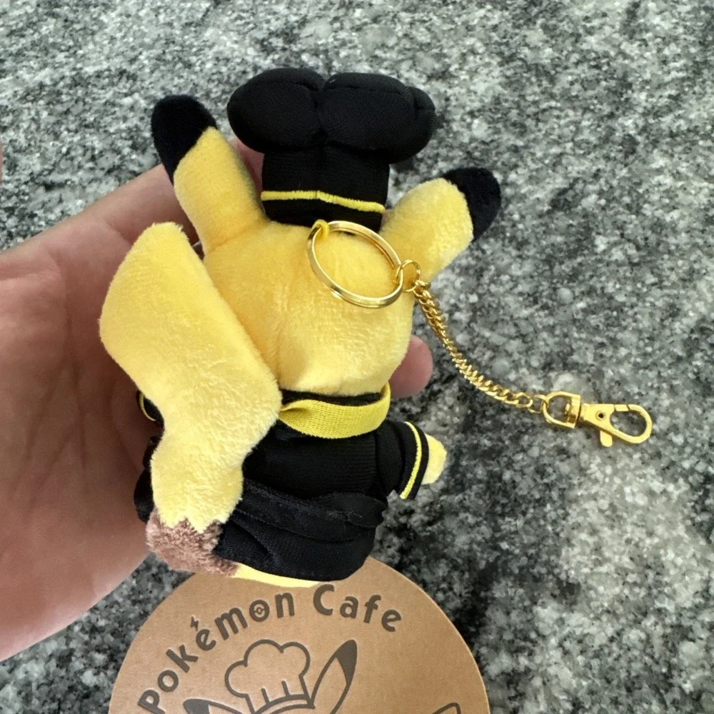 POKEMON CENTER CAFÉ 2020 JAPAN EXCL BLACK CHEF PIKACHU KEYCHAIN W/TAG #Bin5